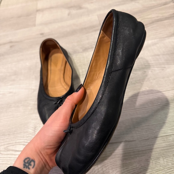 Maison Martin Margiela Black Leather Tabi Flats - Picture 5 of 11
